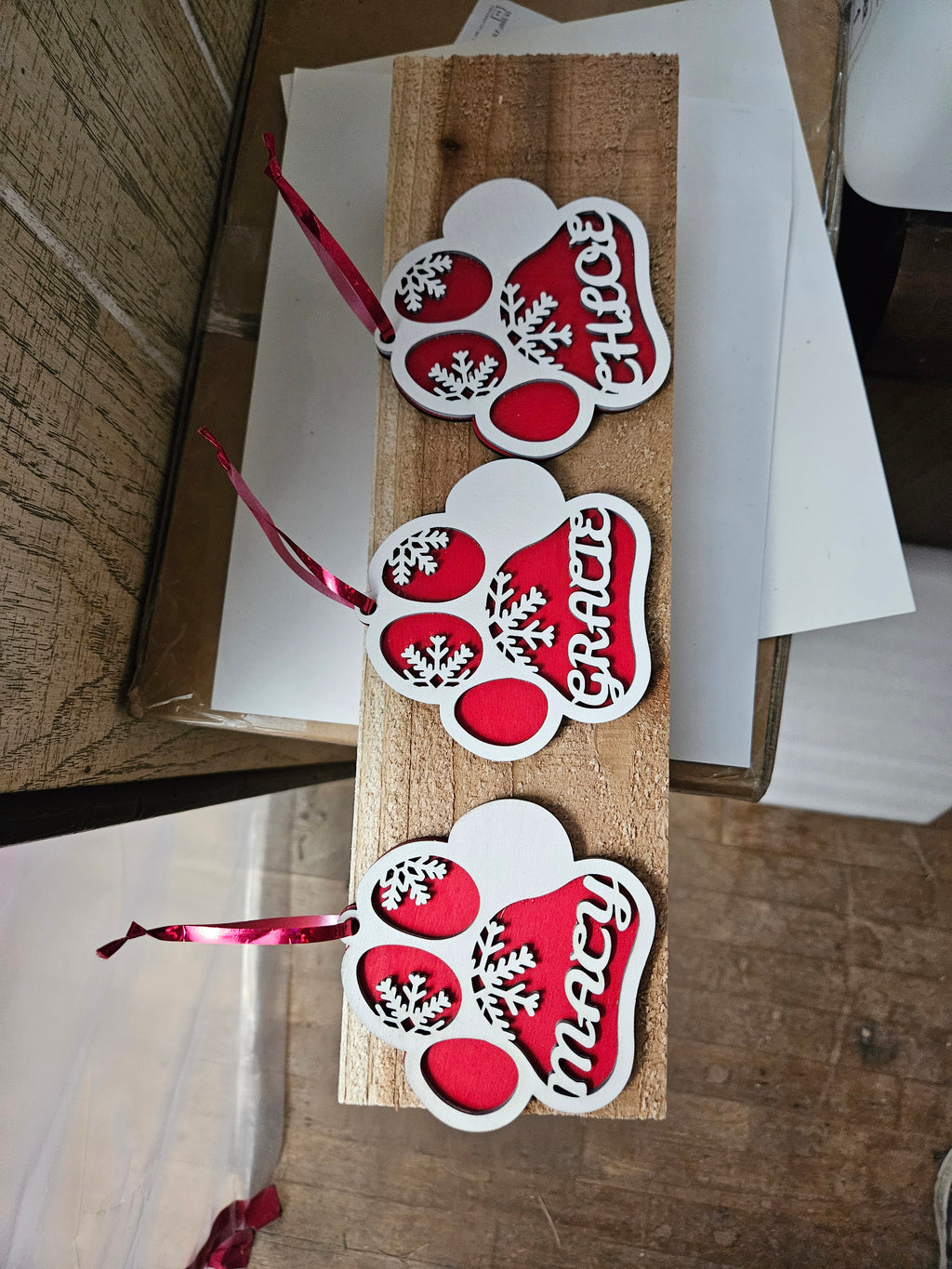 Personalized Christmas Ornaments and Decorations.